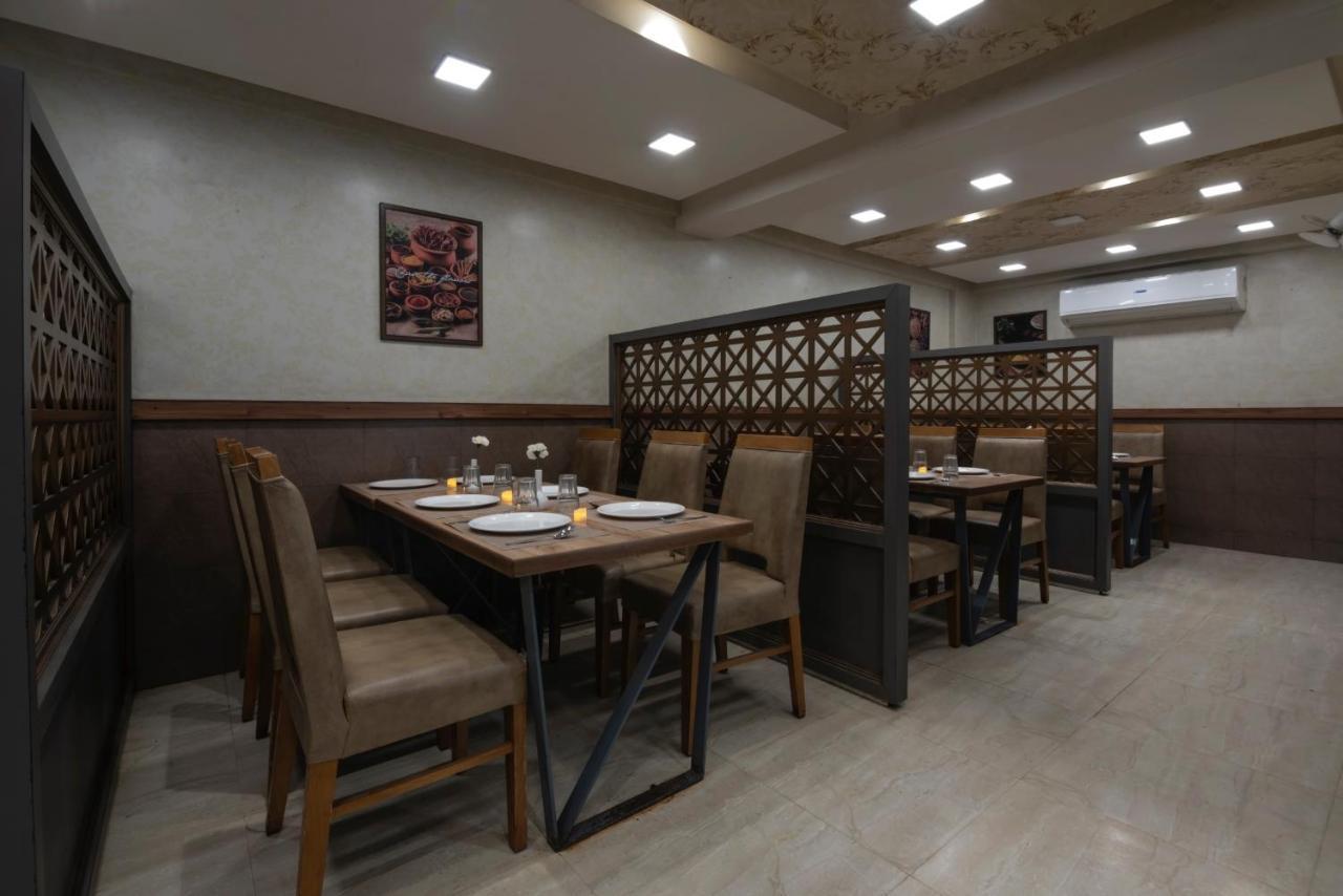 Hotel Monarch International Bangalore Exterior photo