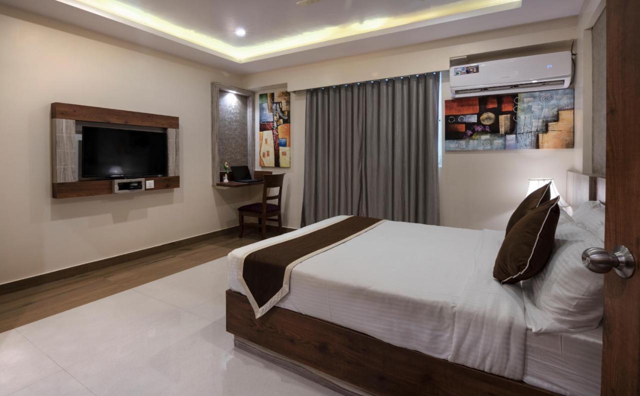 Hotel Monarch International Bangalore Exterior photo